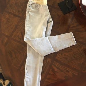 Grey skinny fit maternity pants.